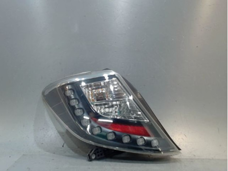 FEU ARRIERE GAUCHE  TOYOTA YARIS