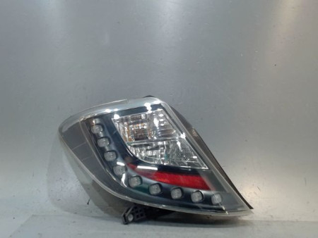 FEU ARRIERE GAUCHE  TOYOTA YARIS