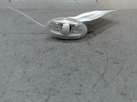 REPETITEUR AILE DROIT PEUGEOT 108