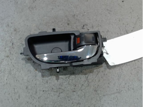 POIGNEE INTERIEURE PORTE AVANT DROIT PEUGEOT 108