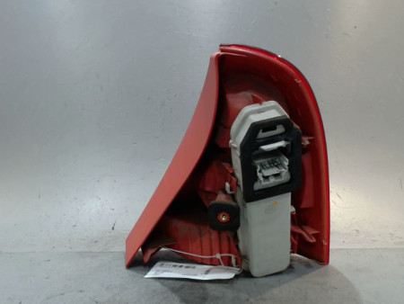 FEU ARRIERE GAUCHE  RENAULT CLIO