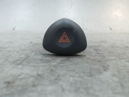 BOUTON DE WARNING RENAULT CLIO