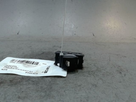 COMMANDE LEVE-GLACE PORTE AVD OPEL CORSA