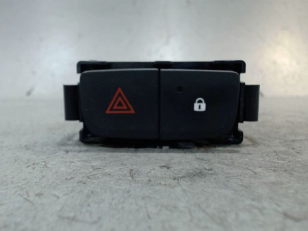 BOUTON DE WARNING RENAULT TRAFIC