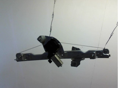 MECANISME+MOTEUR LEVE-GLACE AVANT DROIT DACIA DUSTER 2010-