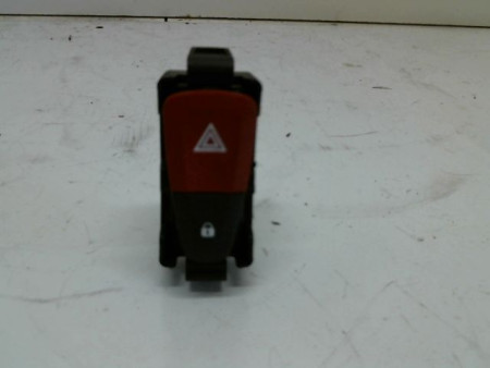 BOUTON DE WARNING RENAULT MEGANE 2011