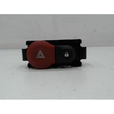 BOUTON DE WARNING RENAULT CLIO 2011
