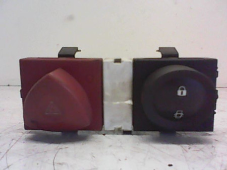 BOUTON DE WARNING RENAULT MEGANE 2004
