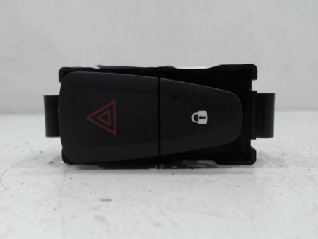 BOUTON DE WARNING RENAULT MEGANE 2011