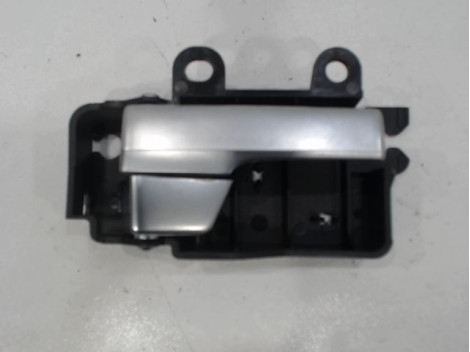 POIGNEE INTERIEURE PORTE AVANT DROIT FORD FOCUS
