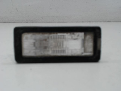ECLAIREUR PLAQUE DE POLICE DROIT RENAULT MEGANE