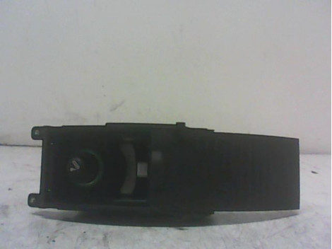 CENDRIER  FORD FOCUS