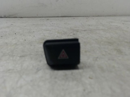 BOUTON DE WARNING PEUGEOT 208 2014