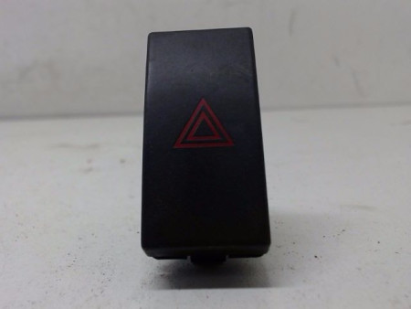 BOUTON DE WARNING FORD FOCUS 2008