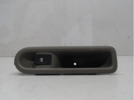 COMMANDE LEVE-GLACE PORTE AVD RENAULT CLIO
