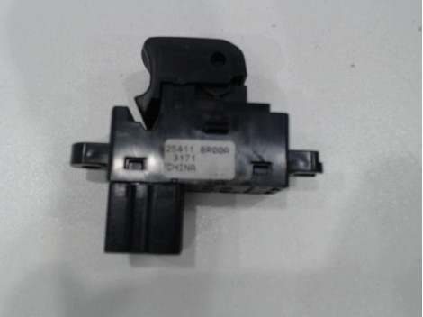 COMMANDE LEVE-GLACE PORTE AVD NISSAN QASHQAI
