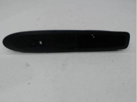 COMMANDE LEVE-GLACE PORTE AVD CITROEN DS3