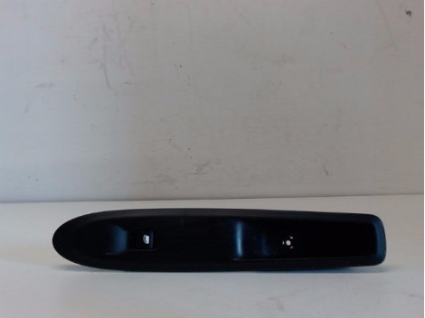 COMMANDE LEVE-GLACE PORTE AVD CITROEN DS3