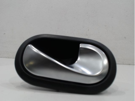 POIGNEE INTERIEURE PORTE AVANT DROIT RENAULT TWINGO