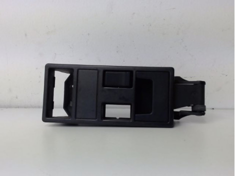 POIGNEE INTERIEURE PORTE AVANT DROIT RENAULT R25