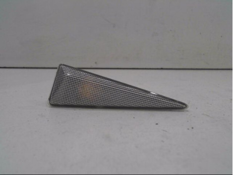 REPETITEUR AILE DROIT RENAULT MEGANE