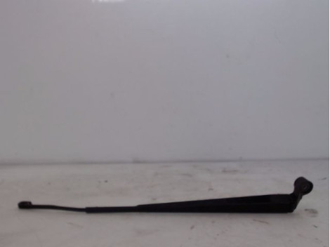 BRAS ESSUIE-GLACE AVANT GAUCHE TOYOTA YARIS