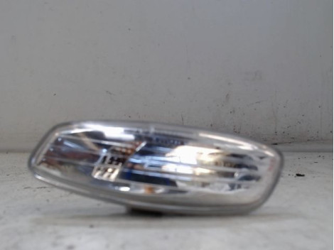REPETITEUR AILE GAUCHE PEUGEOT 207