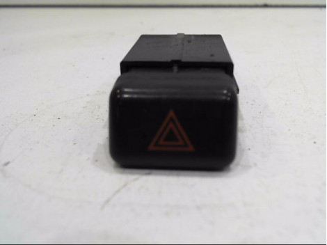 BOUTON DE WARNING TOYOTA HI-ACE