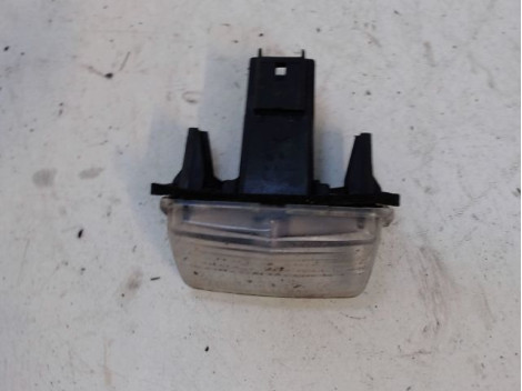 ECLAIREUR PLAQUE DE POLICE DROIT PEUGEOT 206