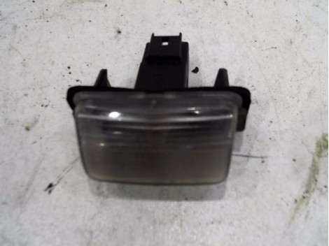 ECLAIREUR PLAQUE DE POLICE DROIT PEUGEOT 206