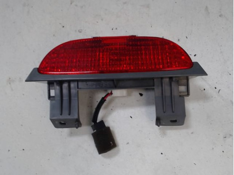 FEUX STOP SUPPLEMENTAIRE KIA CARNIVAL