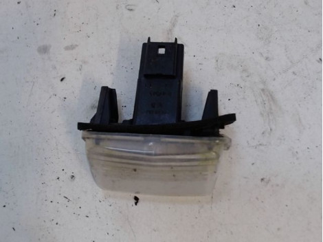 ECLAIREUR PLAQUE DE POLICE DROIT PEUGEOT 206