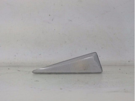 REPETITEUR AILE GAUCHE RENAULT MEGANE