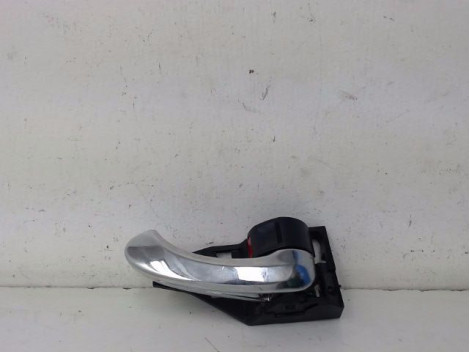 POIGNEE INTERIEURE PORTE AVANT DROIT TOYOTA RAV4