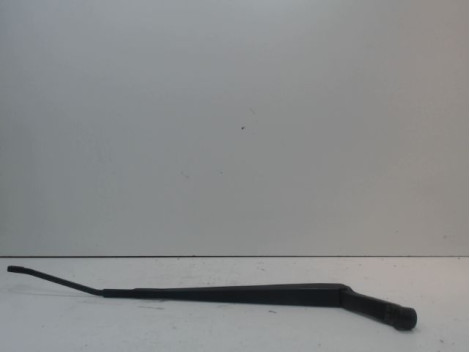 BRAS ESSUIE-GLACE AVANT DROIT TOYOTA AVENSIS