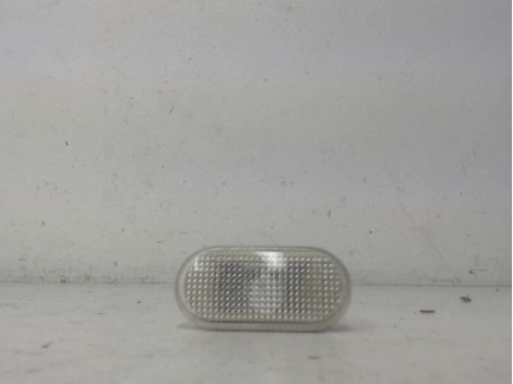 REPETITEUR AILE DROIT NISSAN MICRA