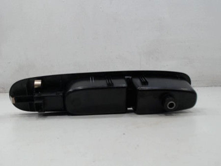 COMMANDE LEVE-GLACE PORTE AVD FIAT PUNTO