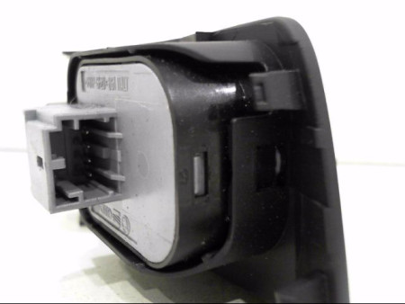 COMMANDE LEVE-GLACE PORTE AVG AUDI A1
