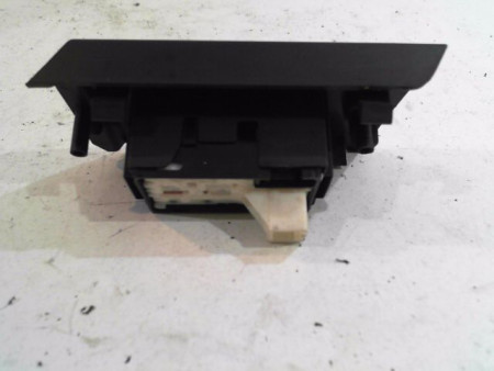 COMMANDE LEVE-GLACE PORTE ARG TOYOTA AURIS