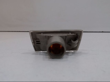 REPETITEUR AILE DROIT OPEL CORSA