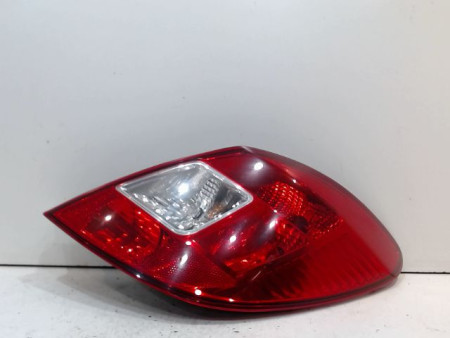 FEU ARRIERE DROIT OPEL CORSA
