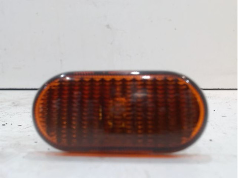 REPETITEUR AILE DROIT RENAULT CLIO