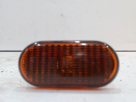 REPETITEUR AILE DROIT RENAULT CLIO