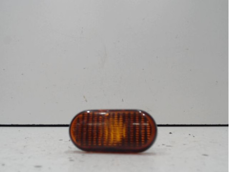 REPETITEUR AILE GAUCHE RENAULT MEGANE