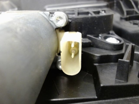MECANISME+MOTEUR LEVE-GLACE ARRIERE DROIT FORD FUSION