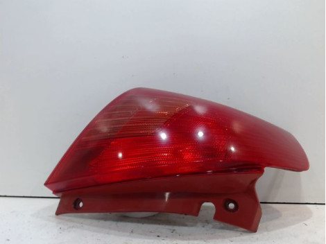FEU ARRIERE GAUCHE  SUZUKI SWIFT