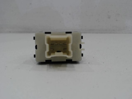 COMMANDE LEVE-GLACE PORTE AVD RENAULT CLIO
