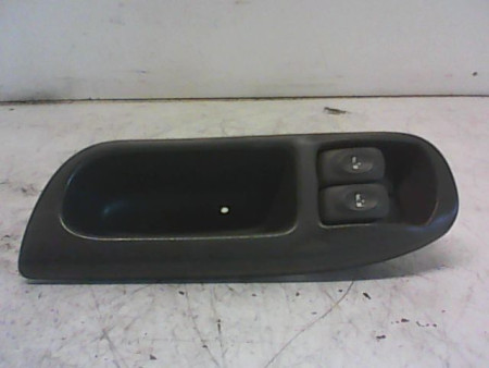 COMMANDE LEVE-GLACE PORTE AVD RENAULT MEGANE