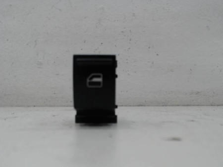 COMMANDE LEVE-GLACE PORTE AVD SEAT IBIZA