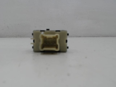 COMMANDE LEVE-GLACE PORTE AVD RENAULT CLIO
